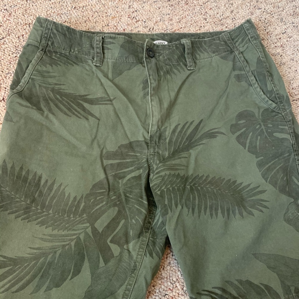 Men’s shorts - olive green with grey fern leaves